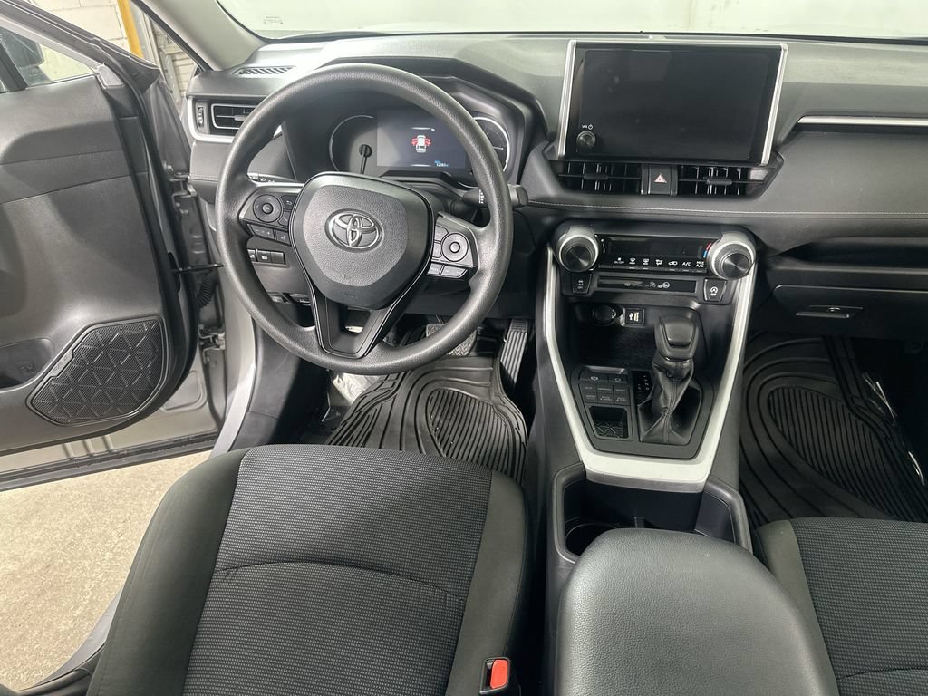 Used 2024 Toyota RAV4 LE AWD/4WD image 17