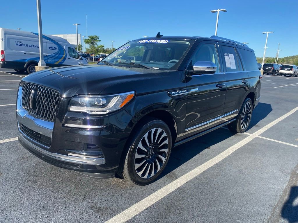 Used 2022 Lincoln Navigator Black Label image 3