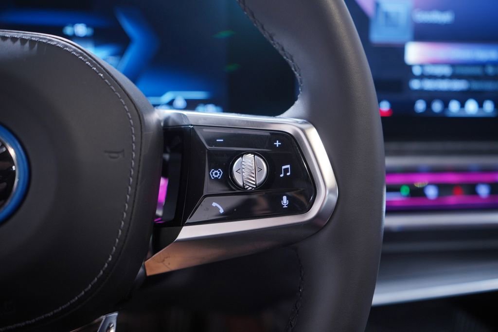 Used 2025 BMW i7 eDrive50 w/ M Sport Package image 22