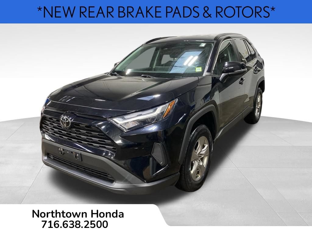 Used 2023 Toyota RAV4 XLE AWD/4WD image 5