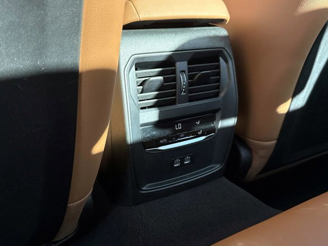 Used 2025 BMW 330i Sedan image 14