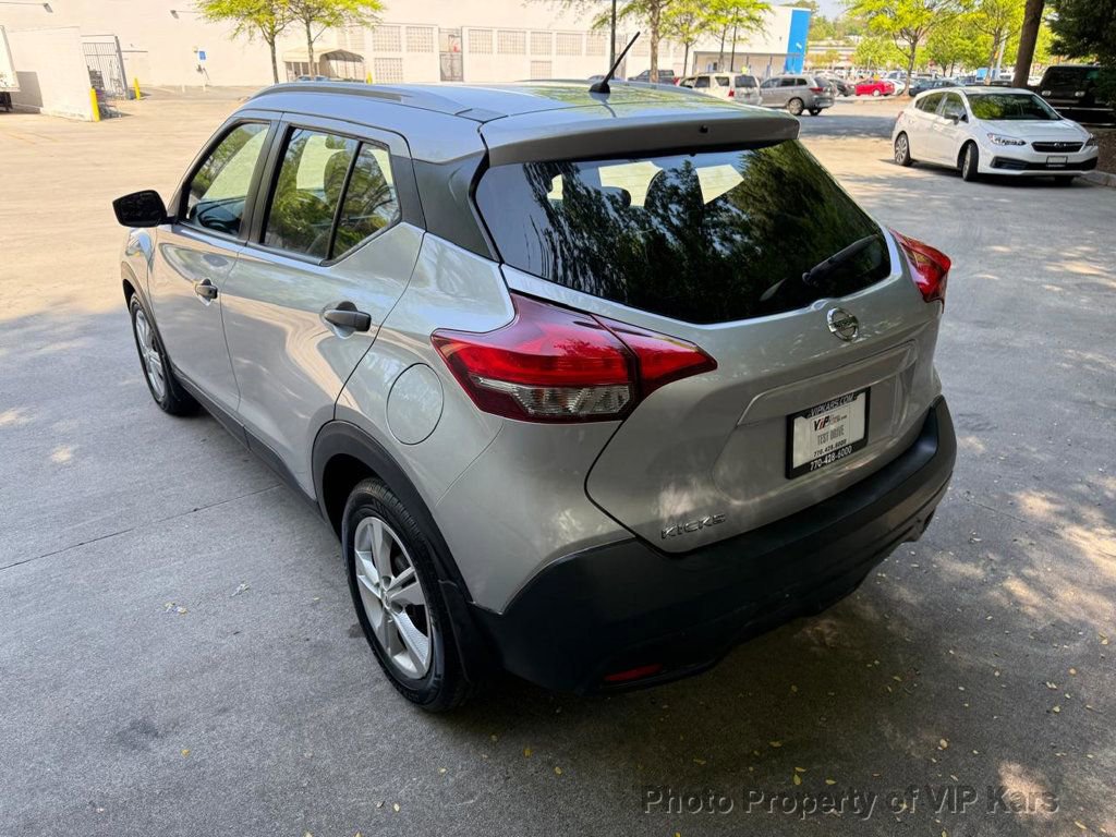 Used 2019 Nissan Kicks S image 7