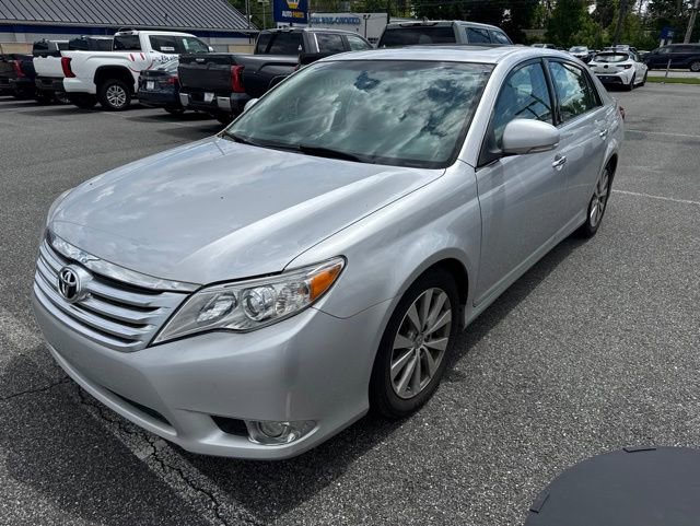 Used 2011 Toyota Avalon Limited FWD image 3