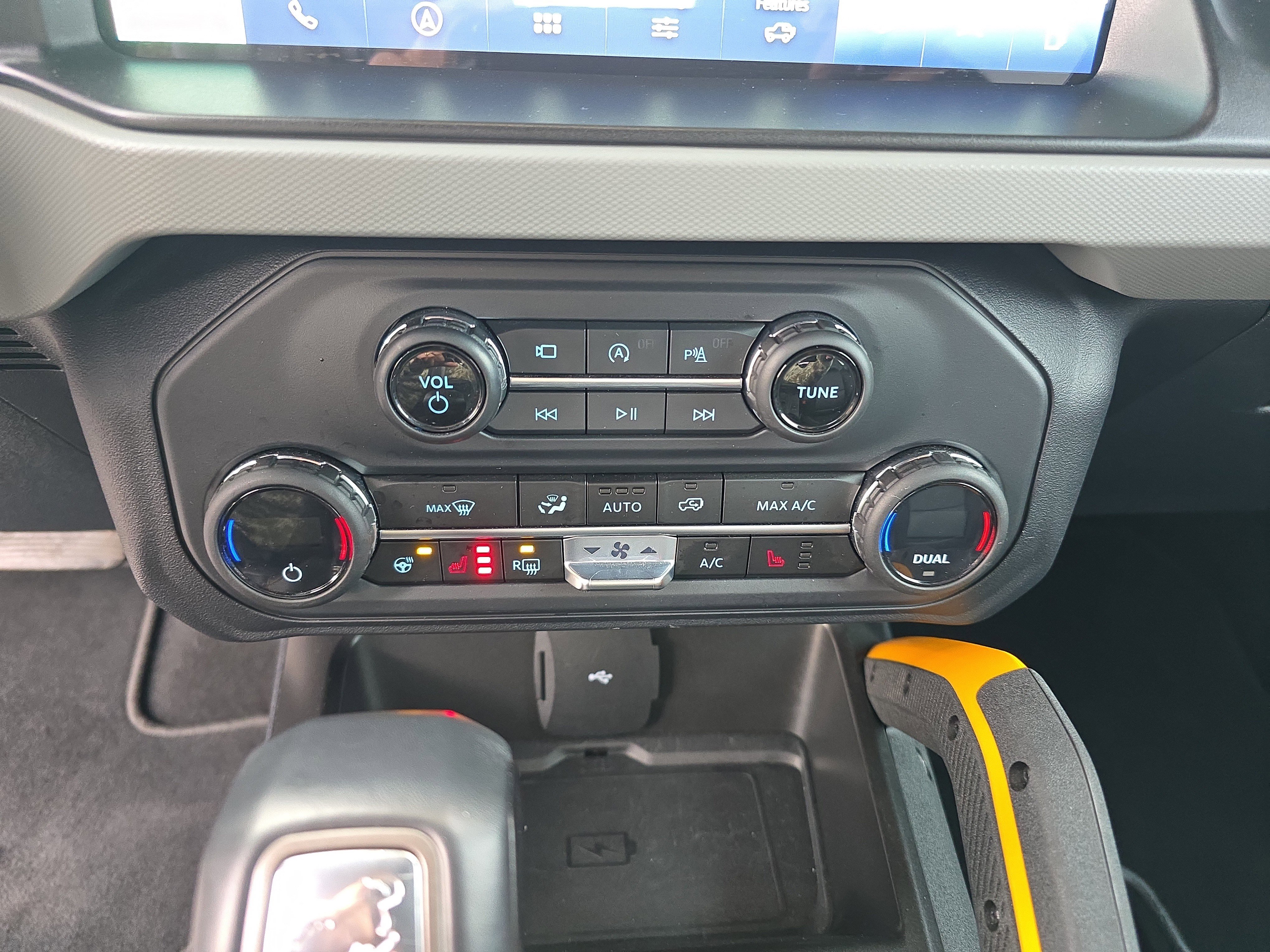 Used 2023 Ford Bronco Badlands image 27