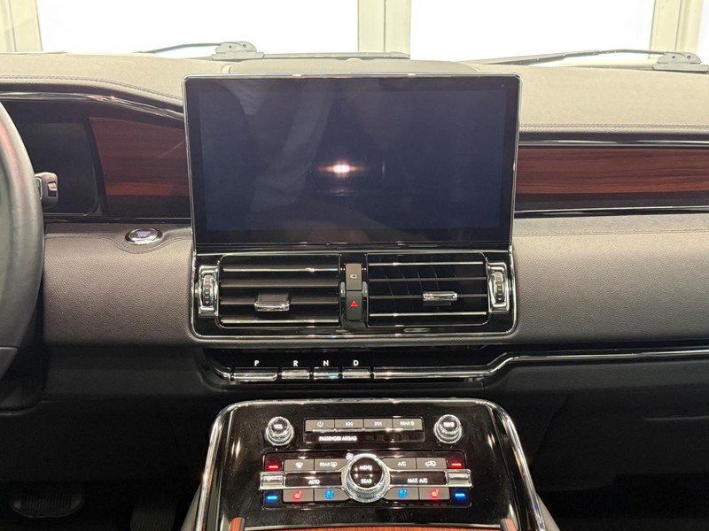 Used 2024 Lincoln Navigator Reserve AWD/4WD image 10