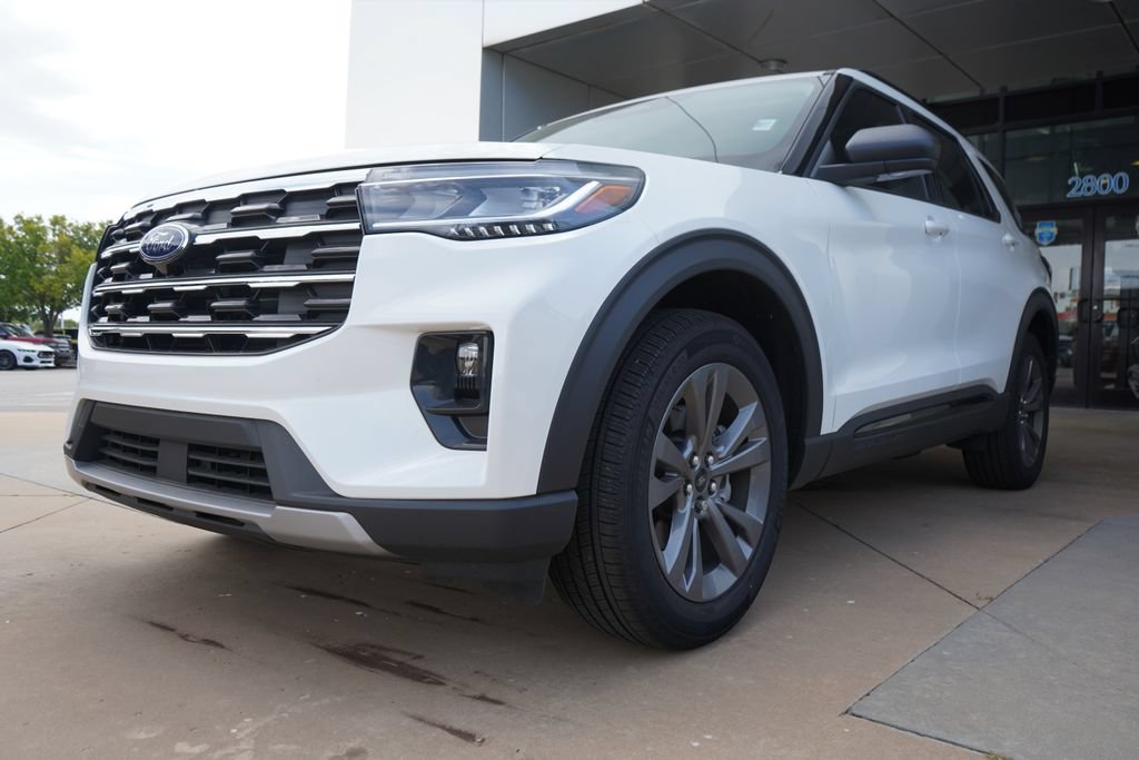 New 2026 Ford Explorer Active w/ Active Comfort Package AWD/4WD image 4