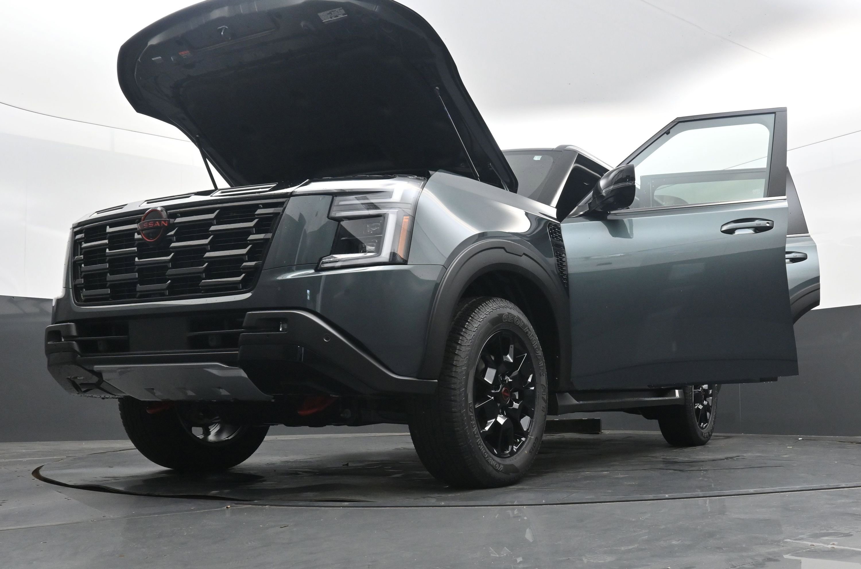 New 2025 Nissan Armada PRO-4X image 40