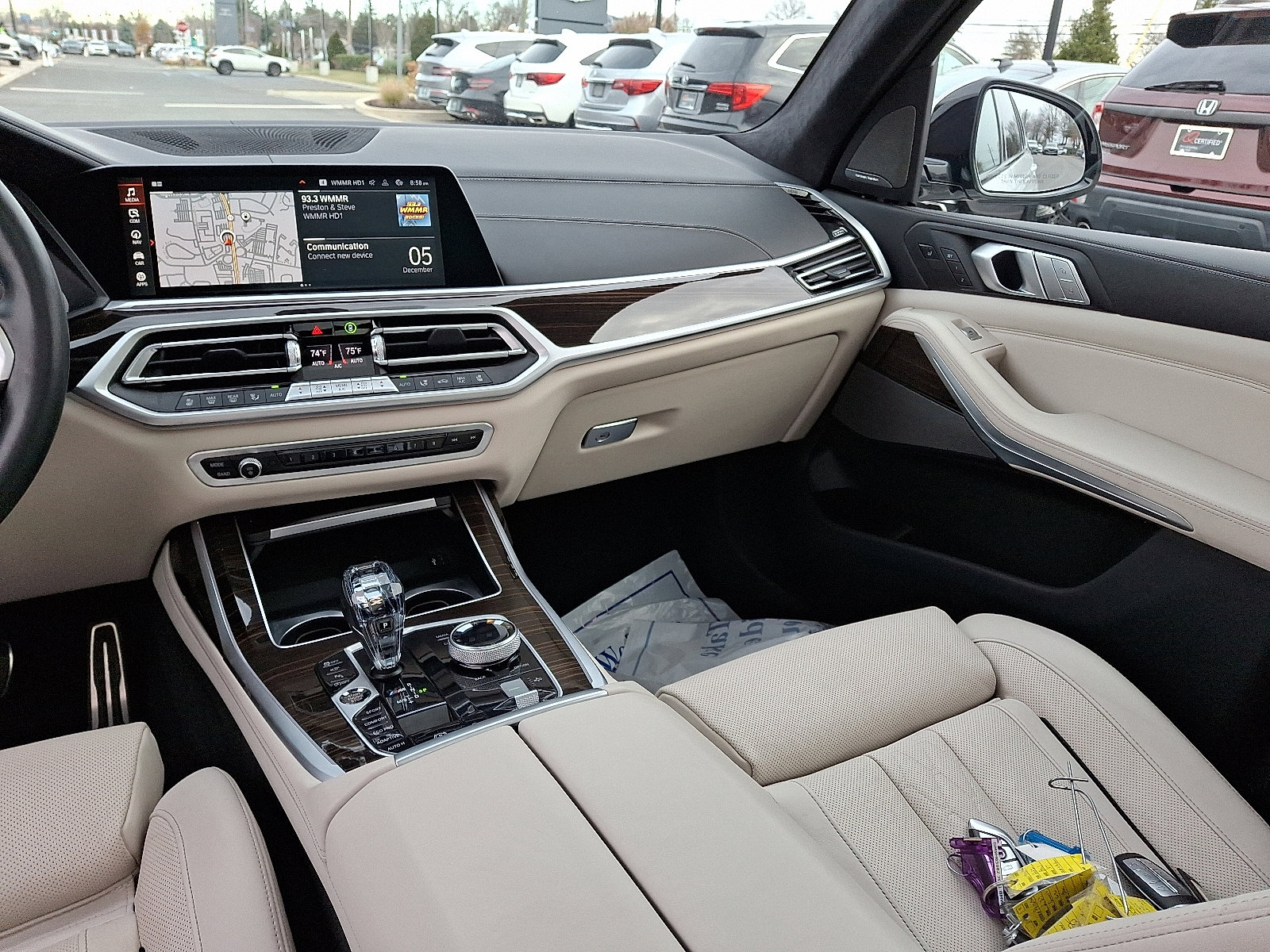 Used 2021 BMW X7 M50i w/ Dynamic Handling Package image 16