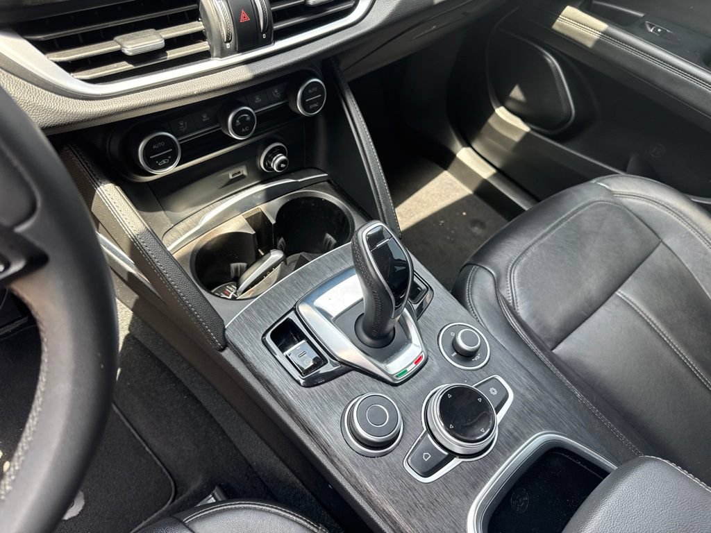 Used 2020 Alfa Romeo Stelvio w/ Nero Edizione RWD image 10