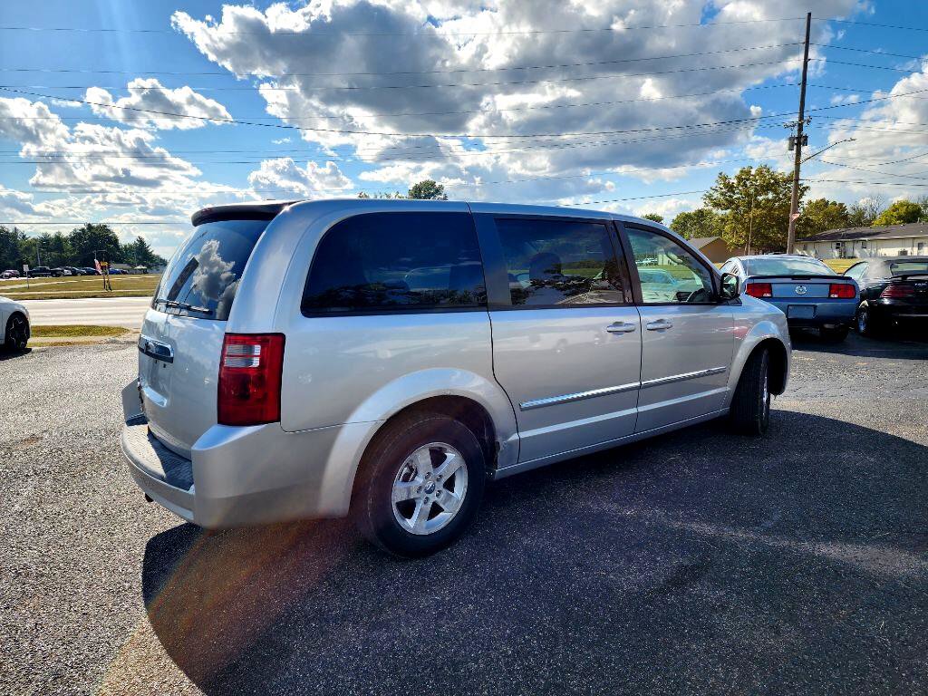 Used 2008 Dodge Grand Caravan SXT image 4