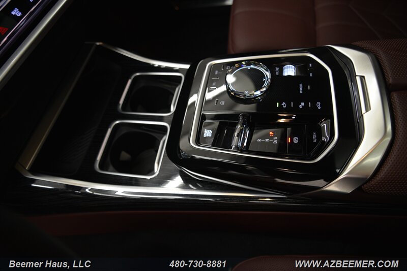 Used 2025 BMW 750e xDrive w/ Premium Package AWD/4WD image 37