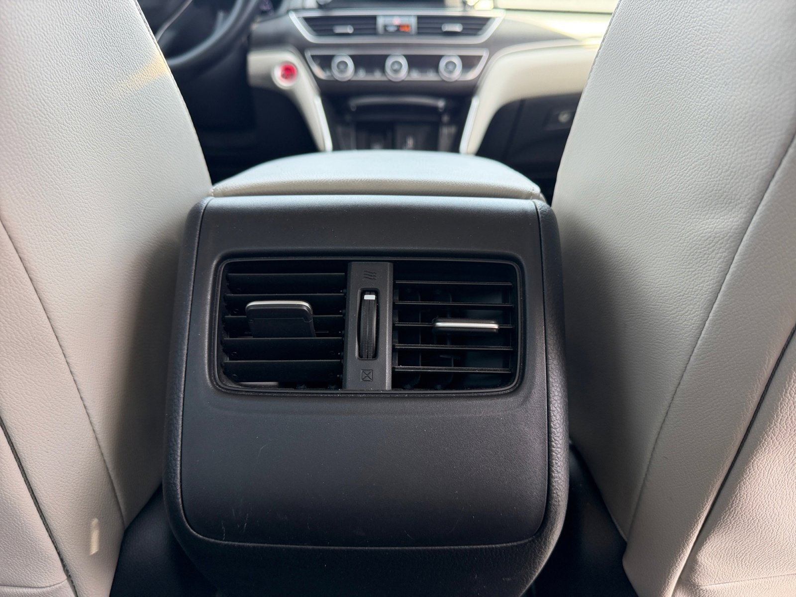 Used 2018 Honda Accord EX-L image 29