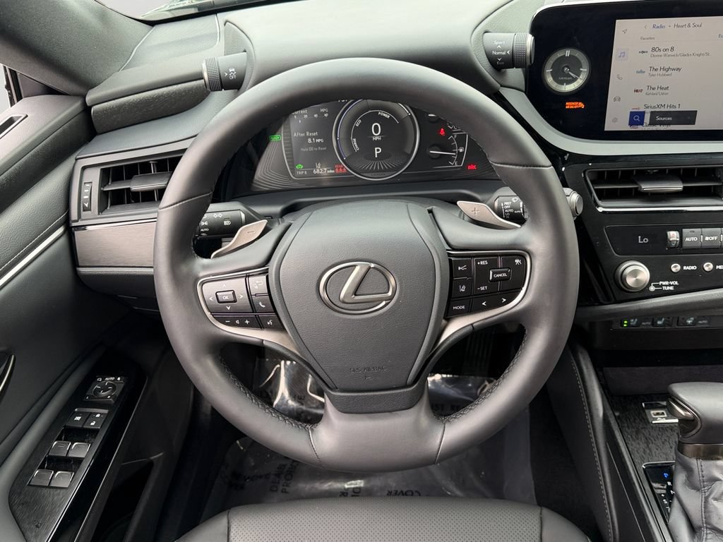 Certified 2025 Lexus ES 300h w/ Premium Package FWD image 17