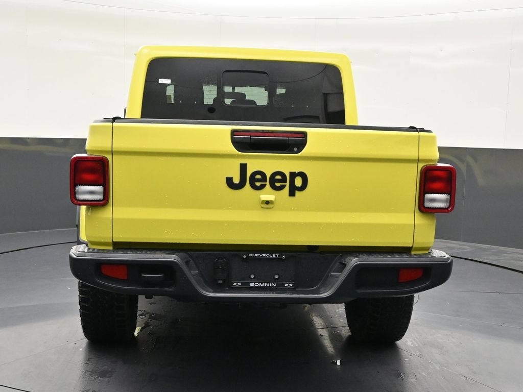 Used 2024 Jeep Gladiator Sport AWD/4WD image 4