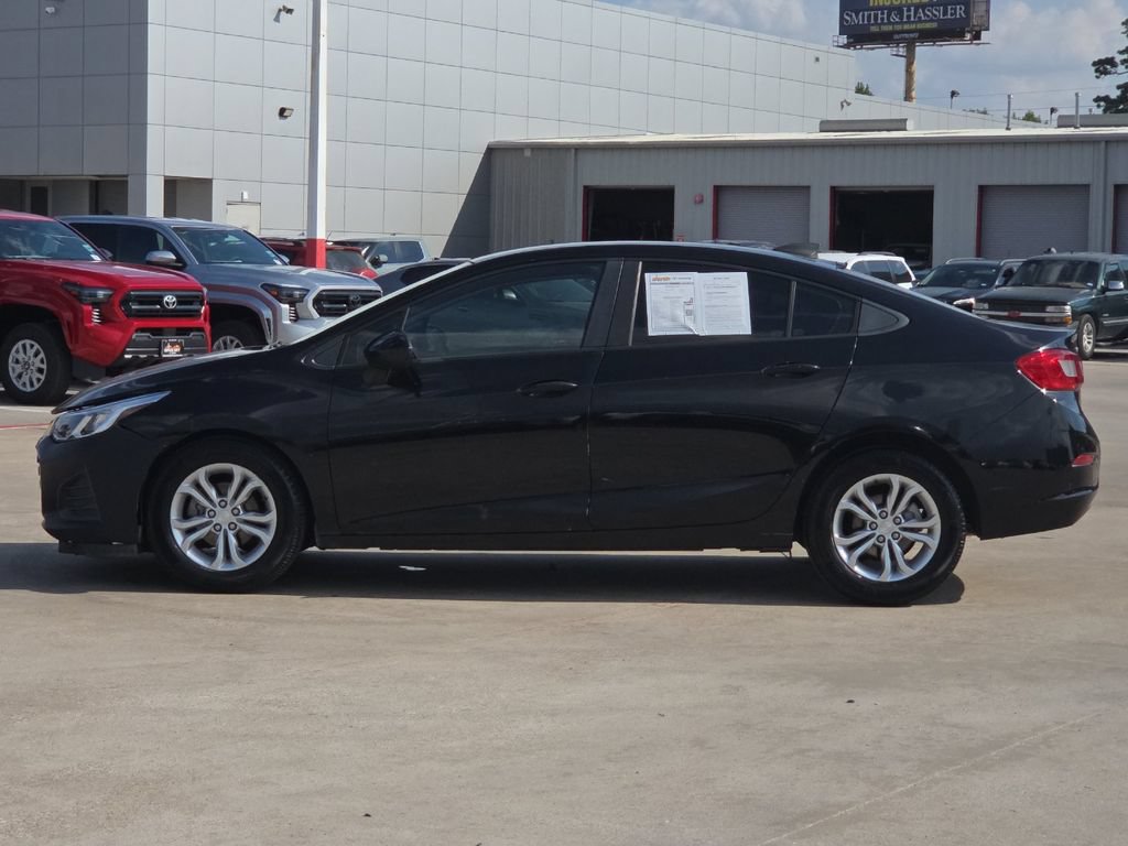Used 2019 Chevrolet Cruze LS w/ LS Convenience Package FWD image 3