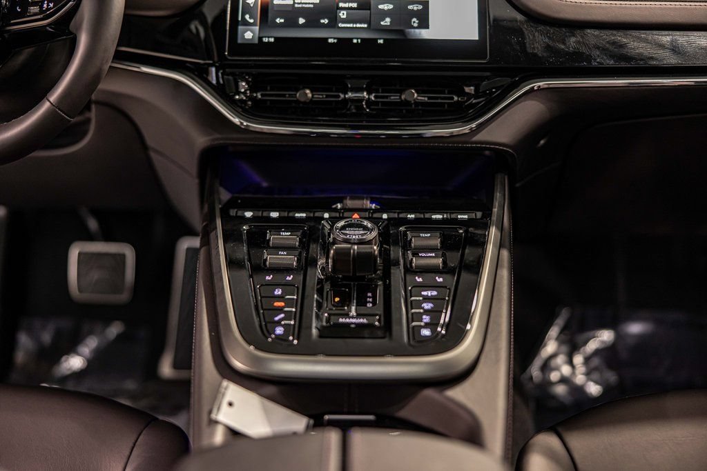 New 2026 Aston Martin DBX 707 AWD/4WD image 39