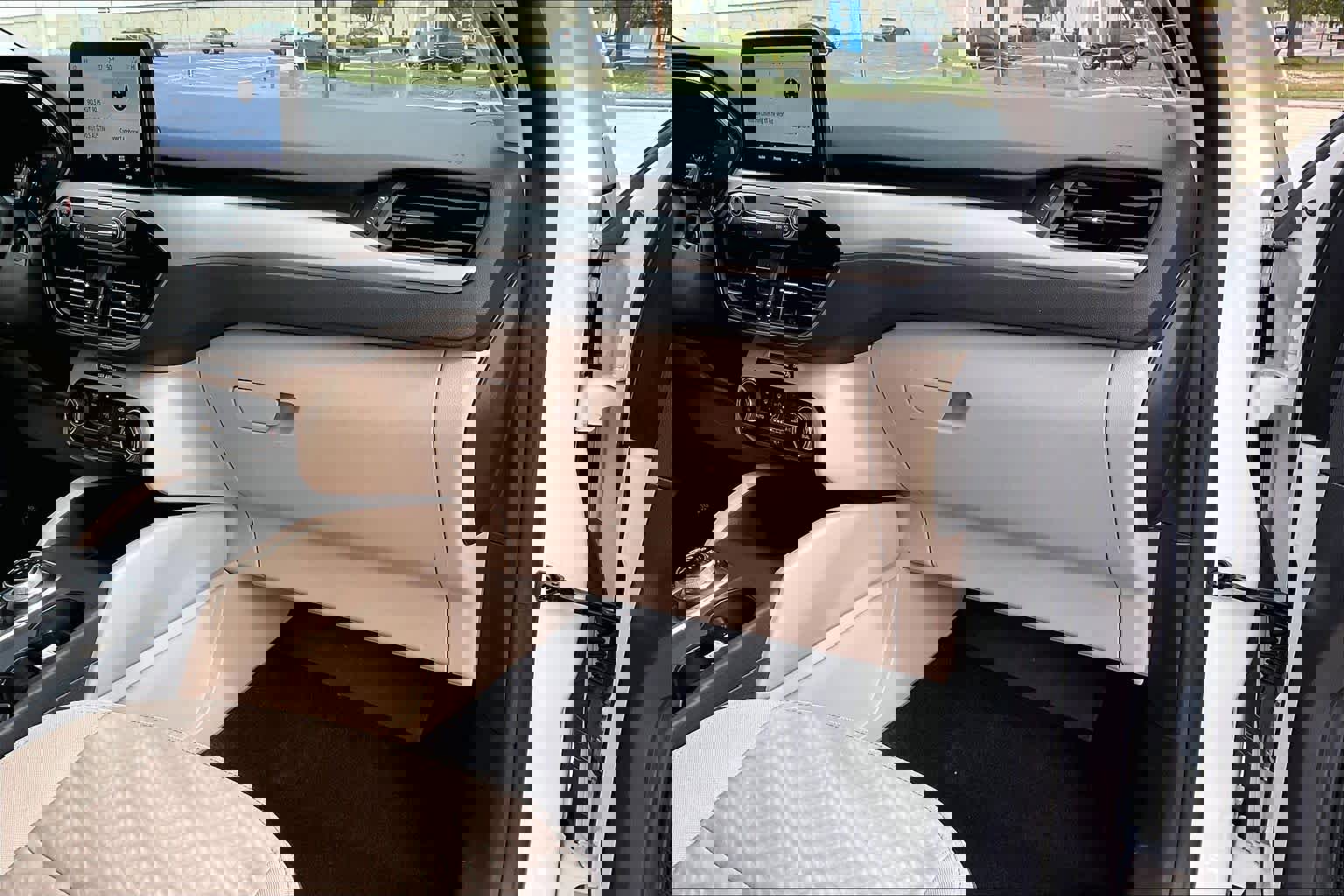 Certified 2022 Ford Escape SE w/ Convenience Package image 32