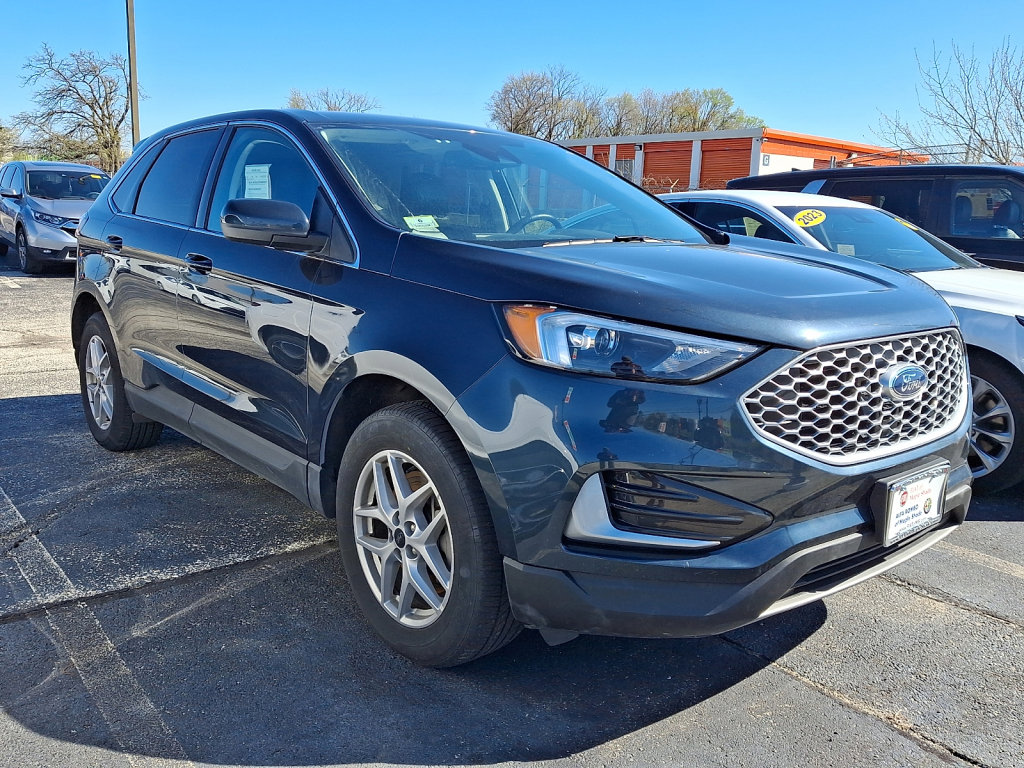 Used 2023 Ford Edge SEL image 3