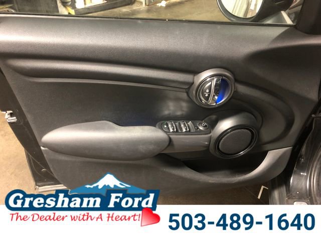 Used 2016 MINI Cooper 4-Door Hardtop image 12