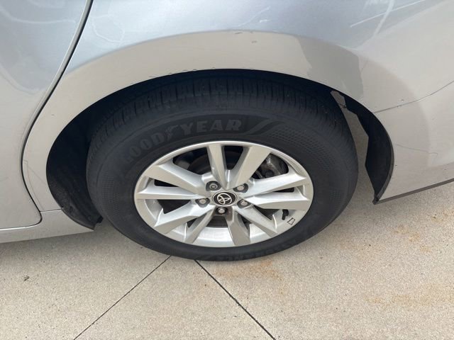 Used 2025 Toyota Camry LE AWD/4WD image 11
