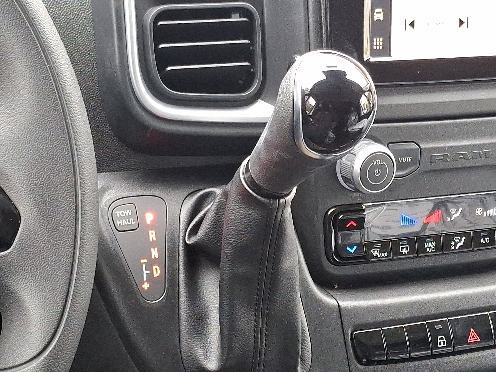 New 2026 RAM ProMaster 1500 w/ Quick Order Package 22G SLT image 14