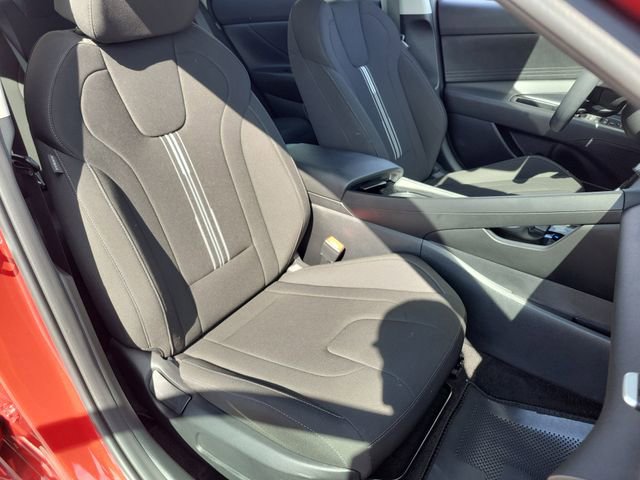 Certified 2025 Hyundai Elantra Blue image 17