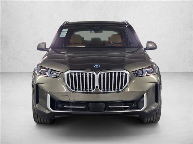 New 2026 BMW X5 xDrive50e image 2