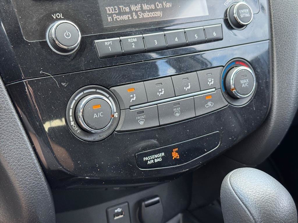 Used 2015 Nissan Rogue S FWD image 22