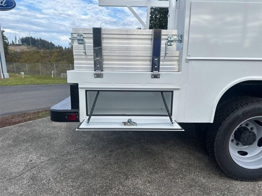New 2024 Ford F450 XL image 31