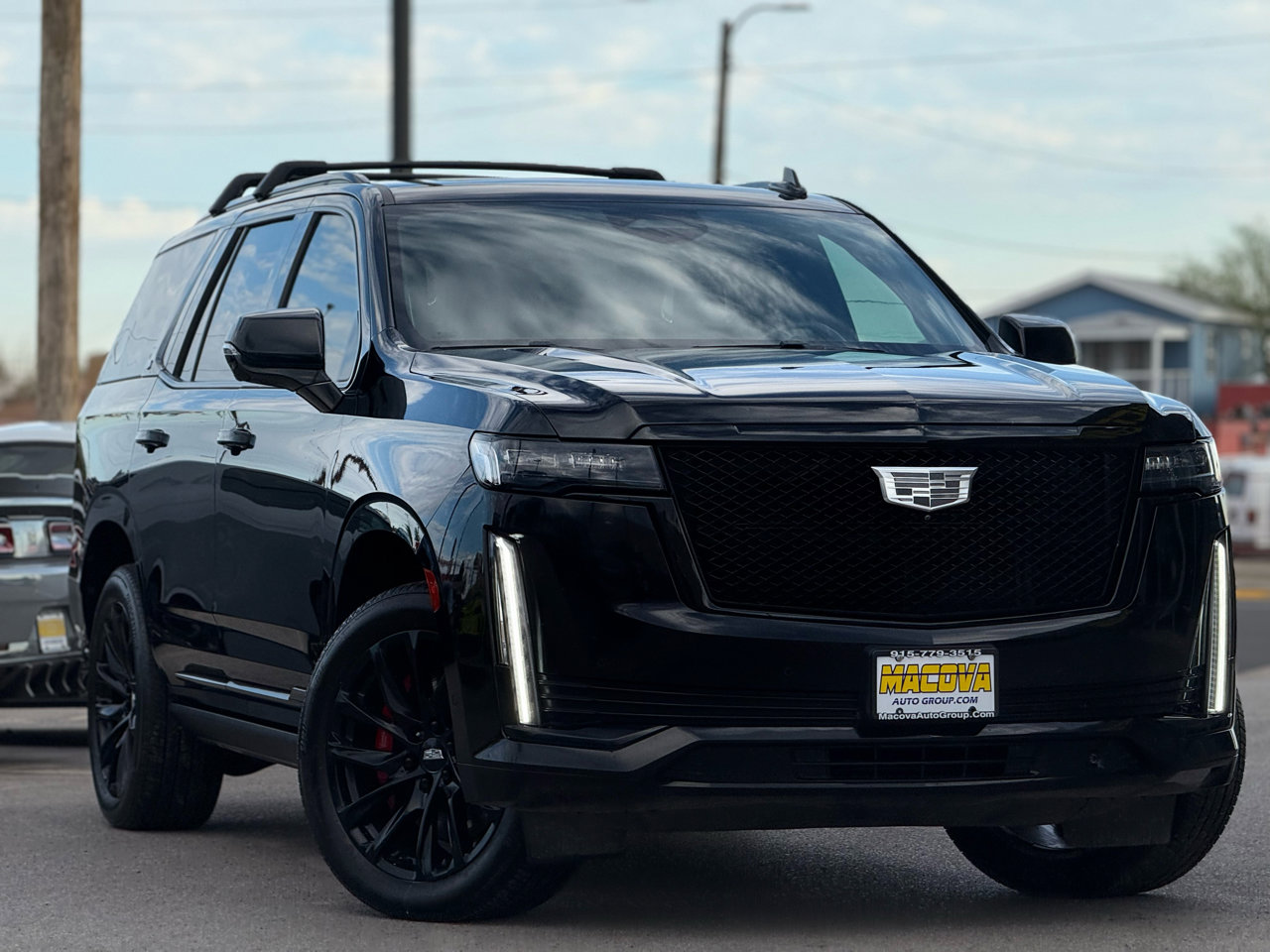 Used 2022 Cadillac Escalade Sport Platinum w/ LPO, ONYX Package image 2