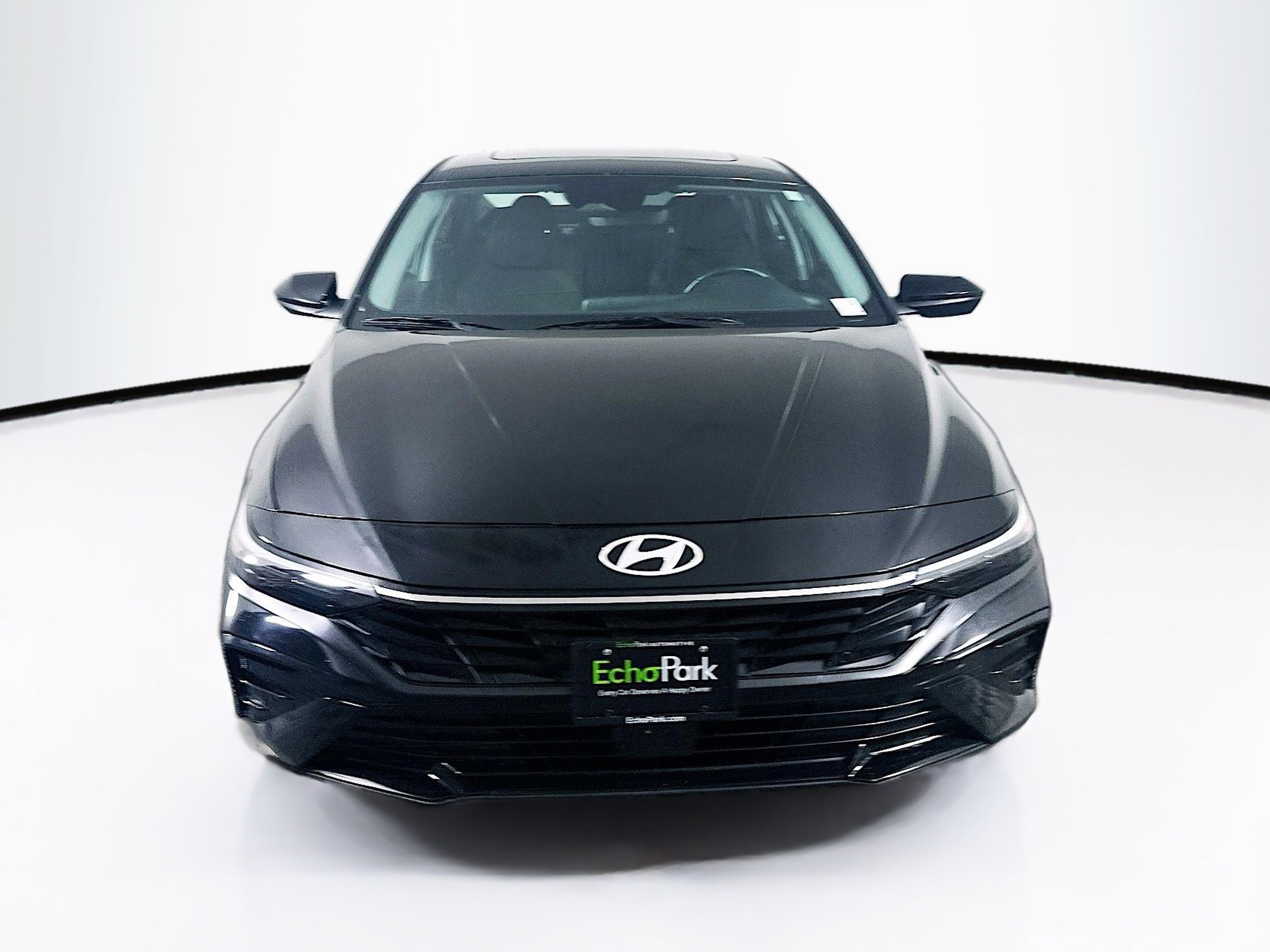 Used 2025 Hyundai Elantra SEL FWD image 2