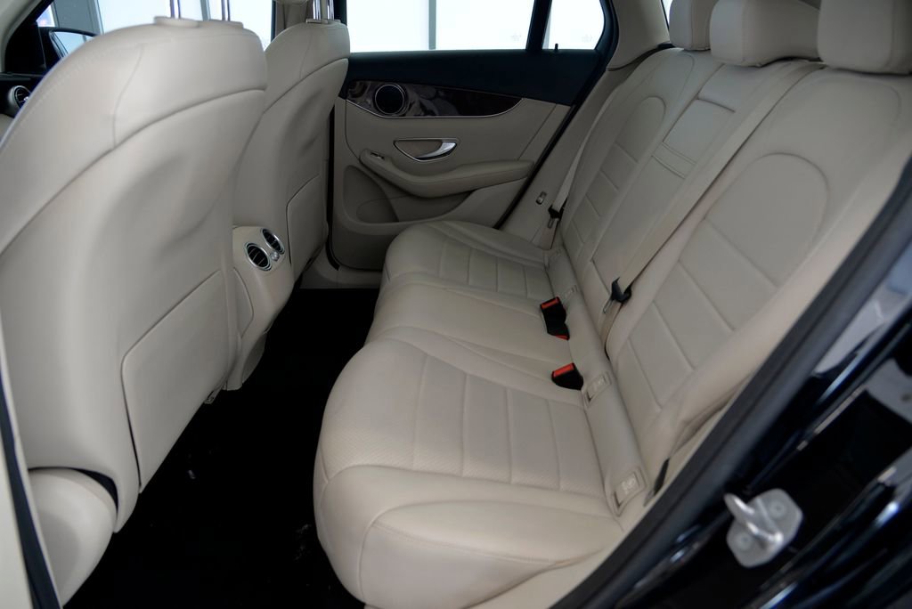 Used 2018 Mercedes-Benz GLC 300 4MATIC image 29