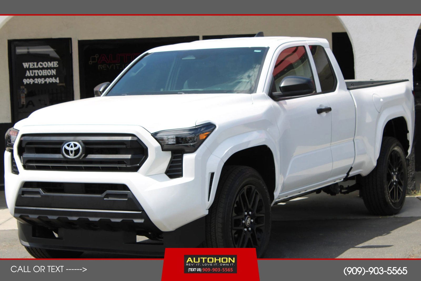 Used 2025 Toyota Tacoma SR RWD image 1