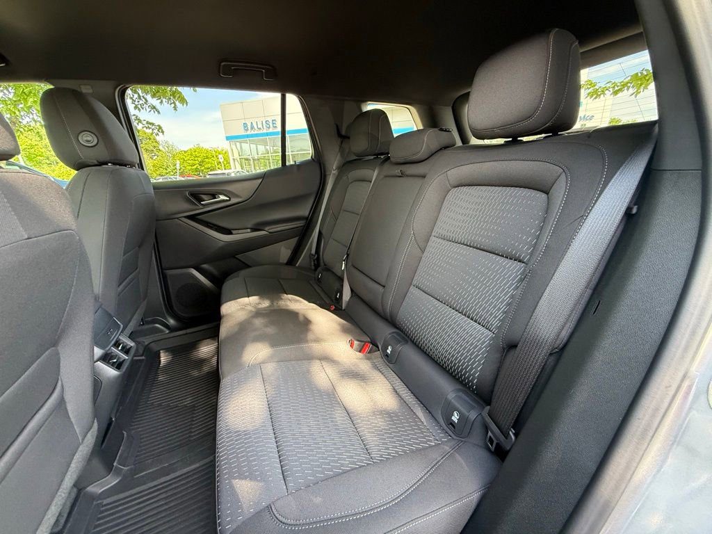 Used 2026 Chevrolet Equinox LT AWD/4WD image 24