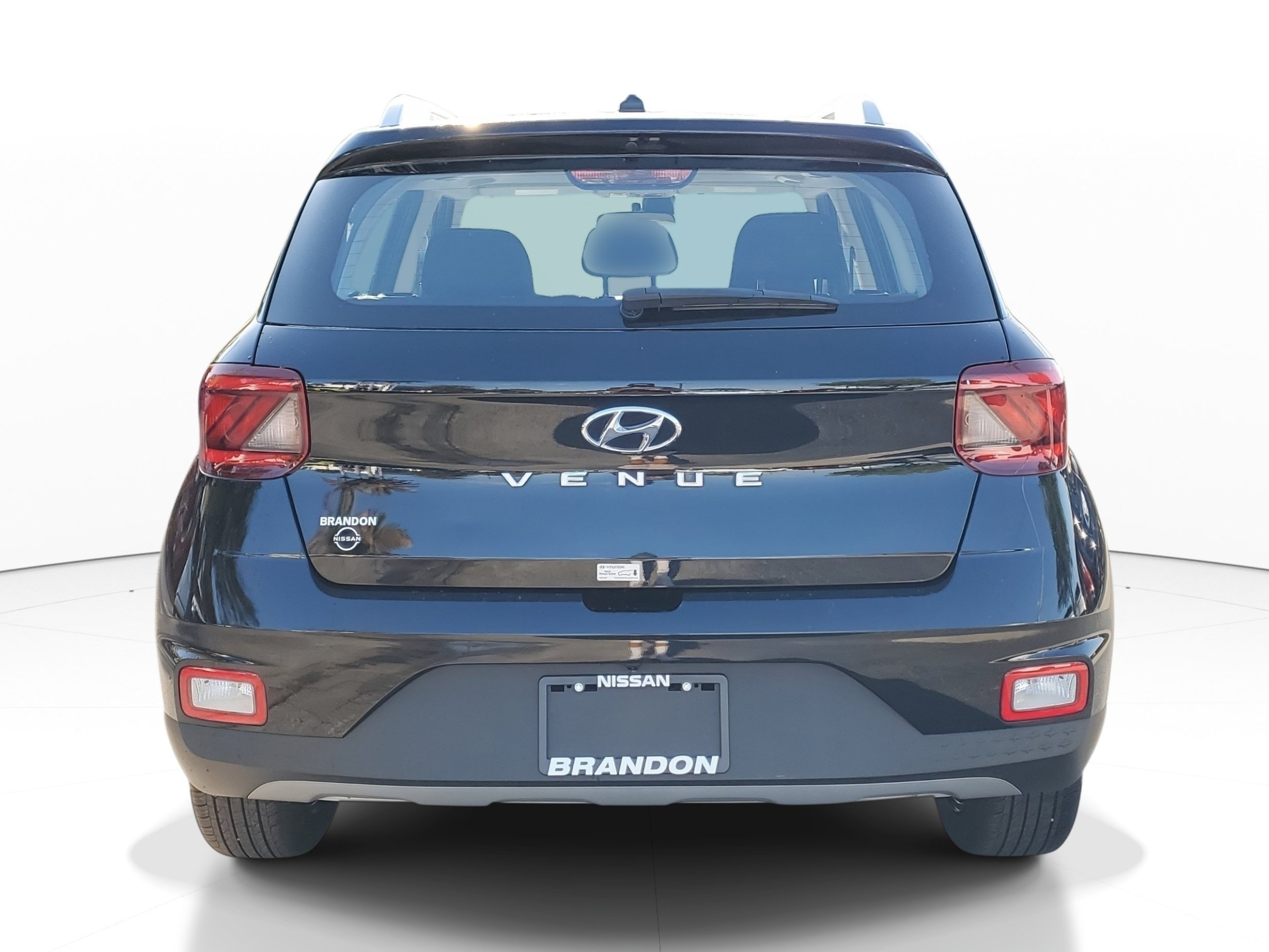 Used 2025 Hyundai Venue SEL FWD image 7