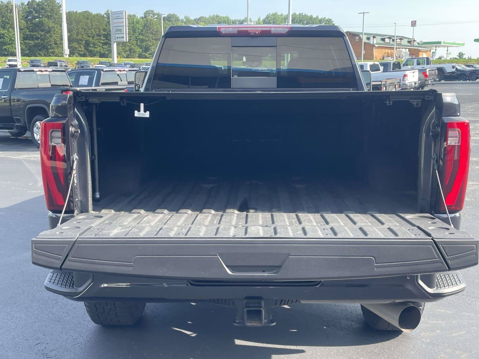 Certified 2025 GMC Sierra 2500 Denali w/ Denali Reserve Package AWD/4WD image 4