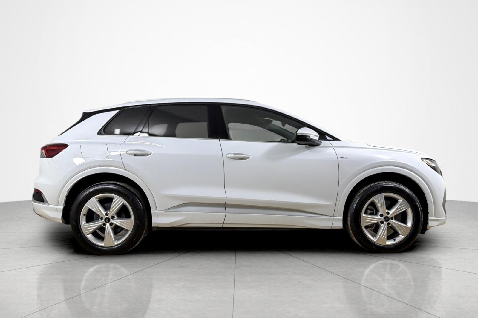 Certified 2023 Audi Q4 e-tron Premium Plus w/ Premium Plus AWD/4WD image 6
