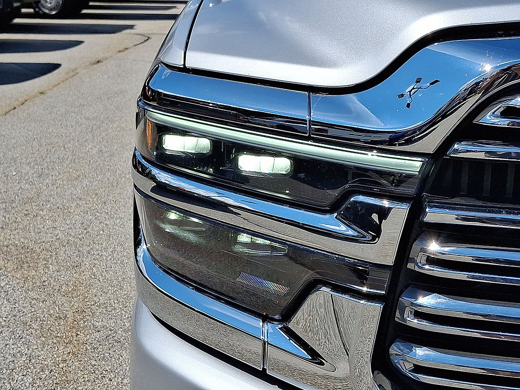 Used 2026 RAM 2500 Laramie AWD/4WD image 28