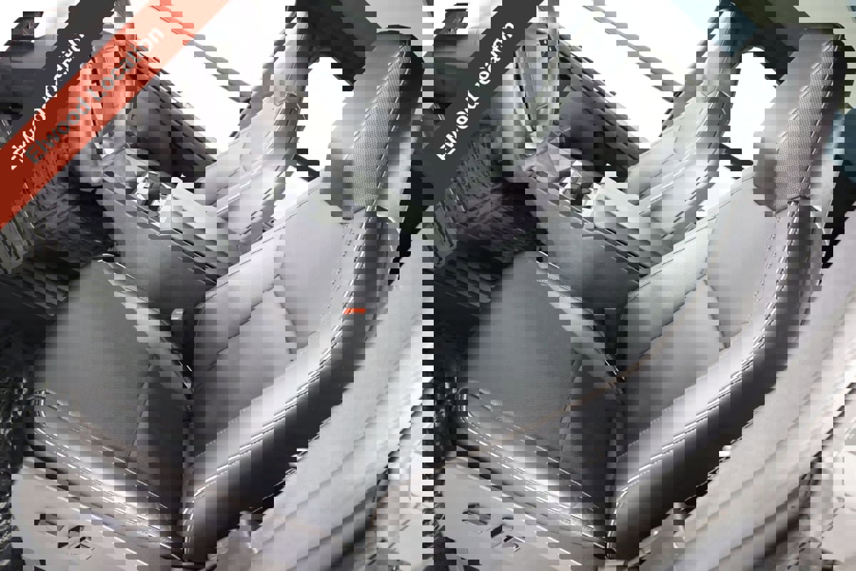 Used 2024 Tesla Cybertruck AWD Crew Cab image 10