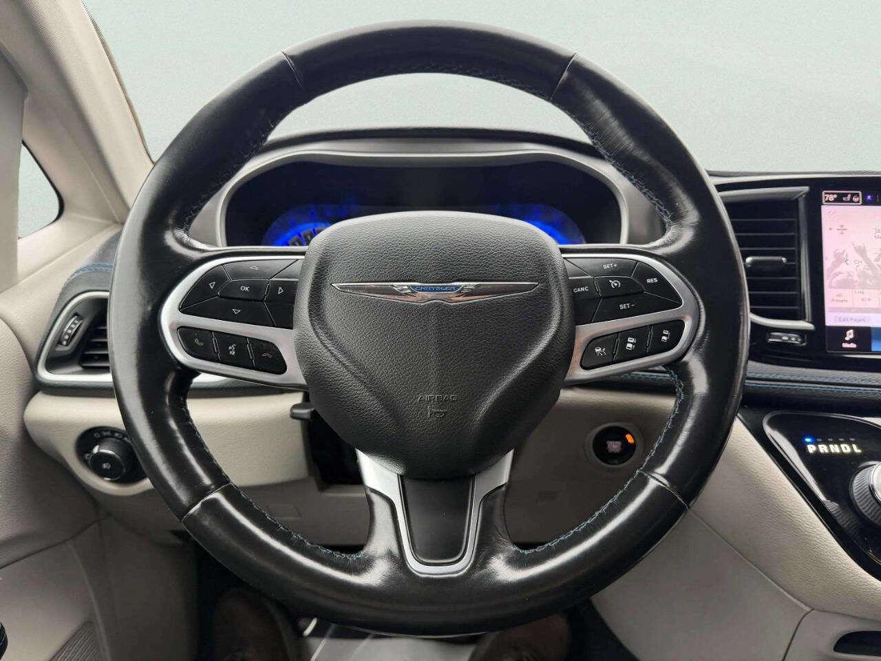 Used 2021 Chrysler Pacifica Touring w/ Cold Weather Group image 33