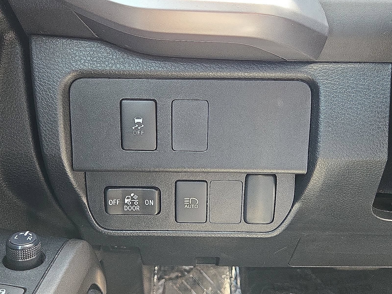 Used 2021 Toyota Tacoma SR5 RWD image 23