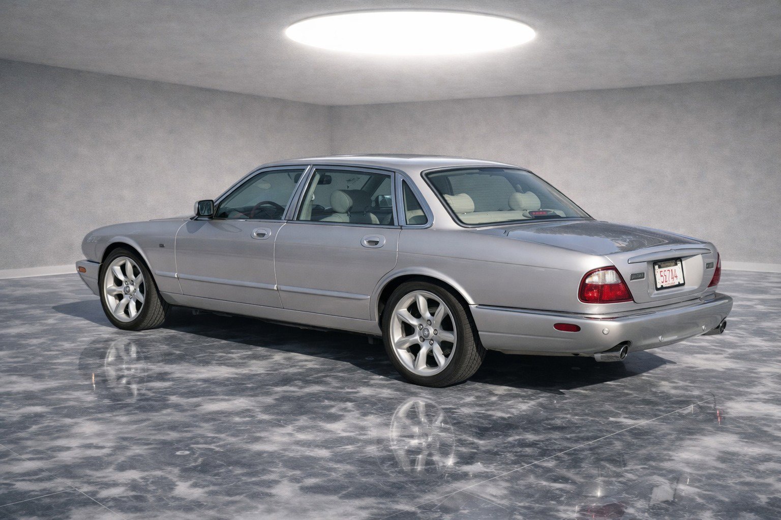 Used 2002 Jaguar XJ8 image 3