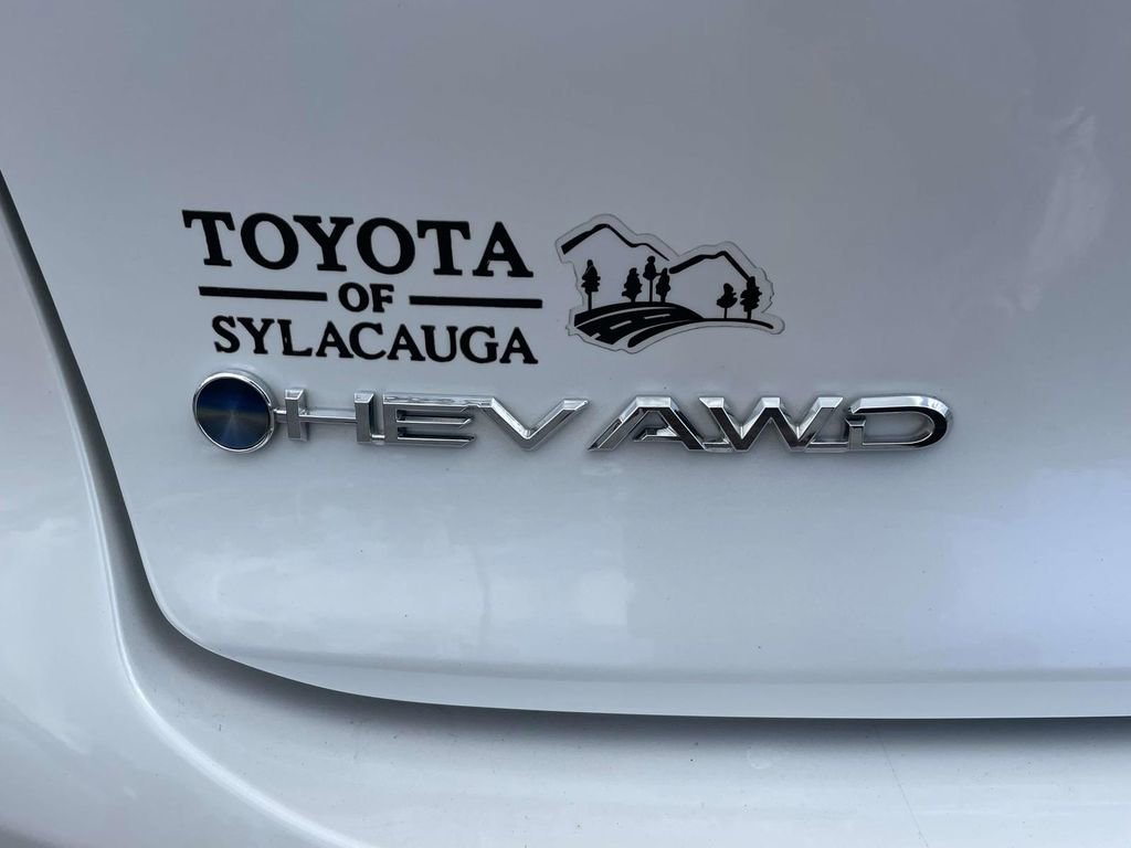 Used 2025 Toyota Crown Limited w/ Advanced Technology Package AWD/4WD image 9