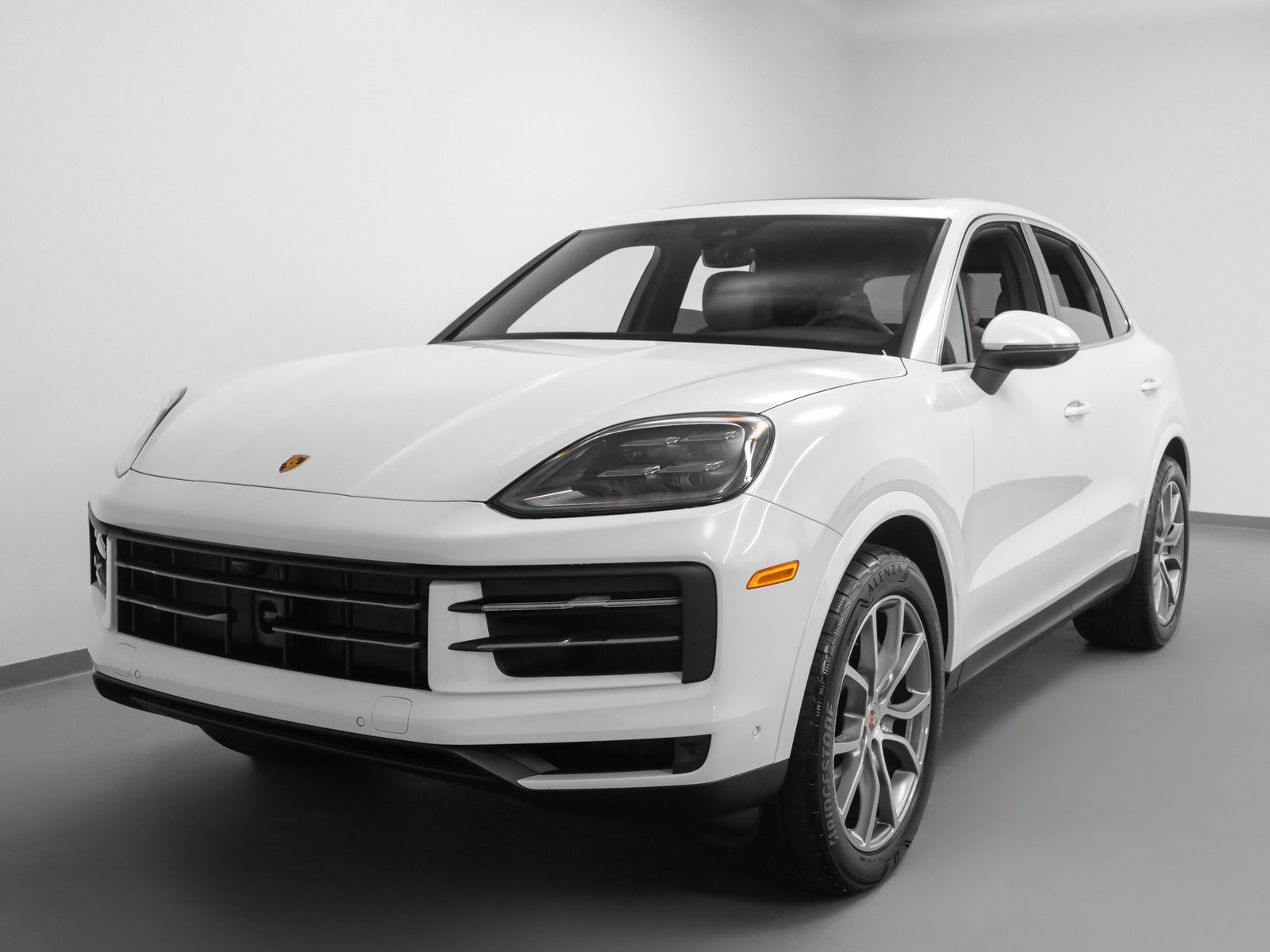 Used 2025 Porsche Cayenne image 6