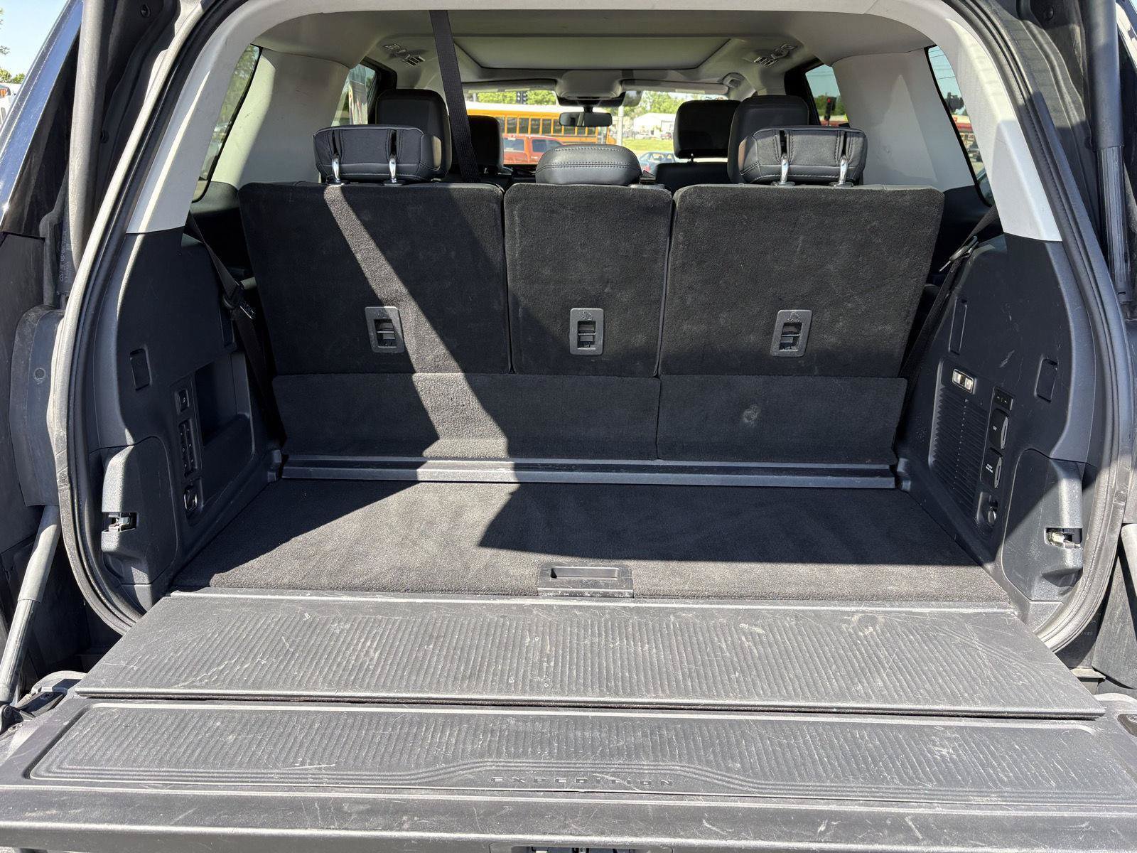 Used 2025 Ford Expedition Active AWD/4WD image 28