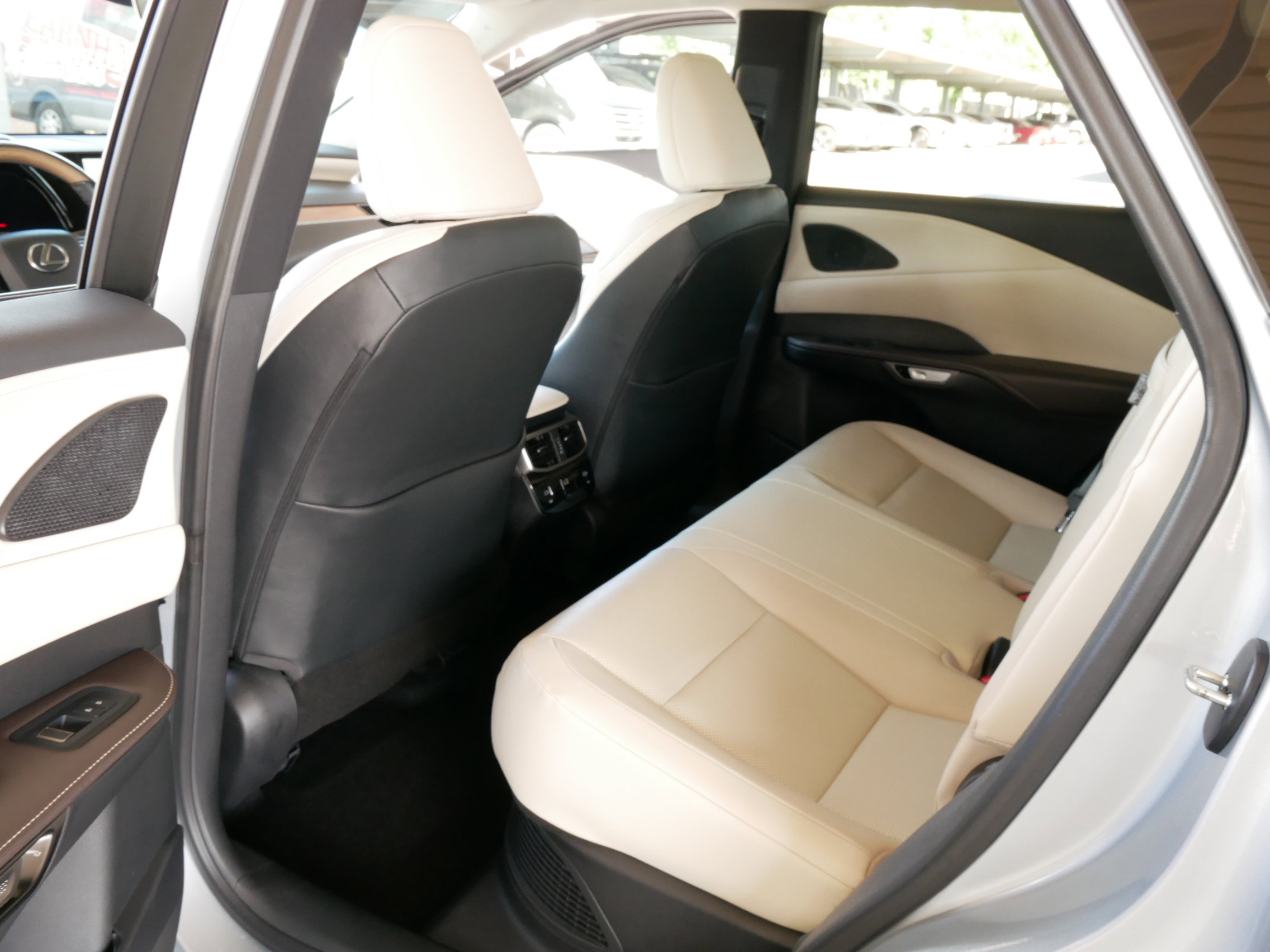 Used 2024 Lexus RX 350h w/ Convenience Package image 22