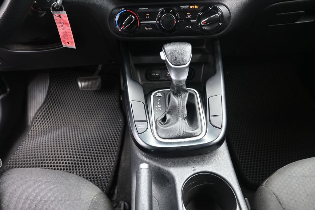 Used 2020 Kia Soul LX FWD image 13