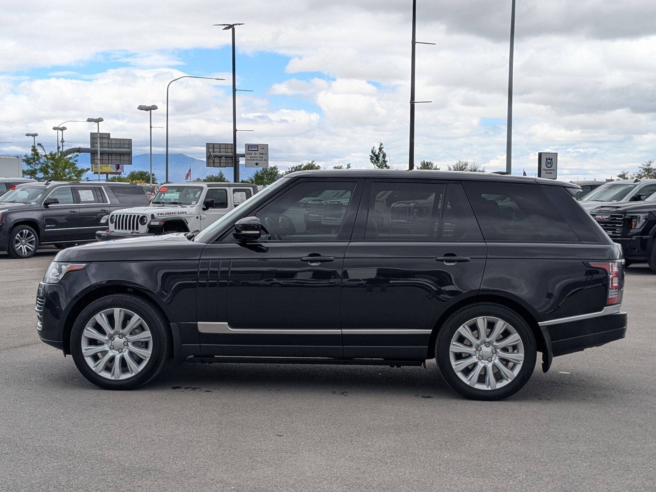 Used 2014 Land Rover Range Rover Supercharged AWD/4WD image 2
