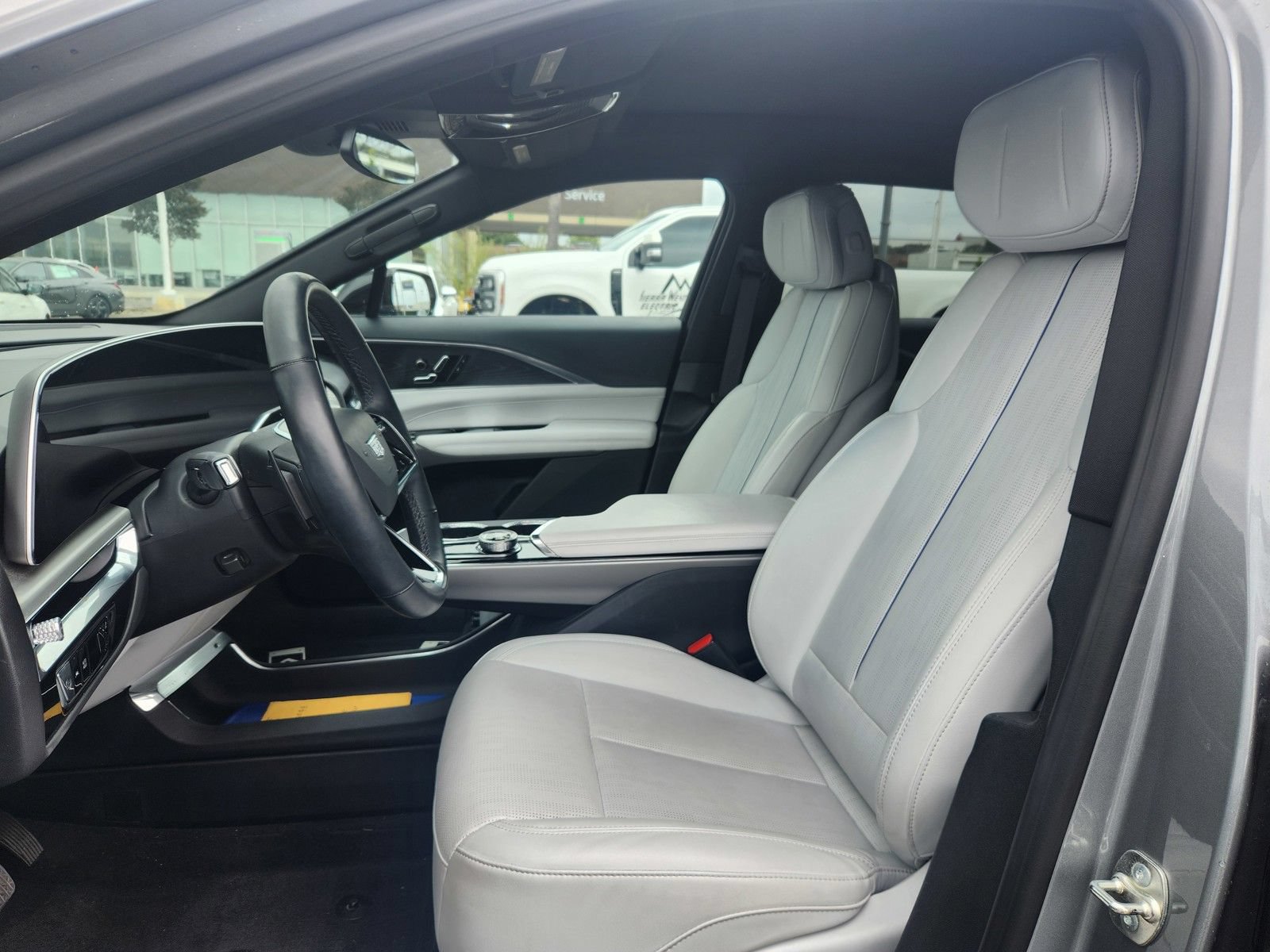 Used 2024 Cadillac Lyriq Sport AWD/4WD image 7
