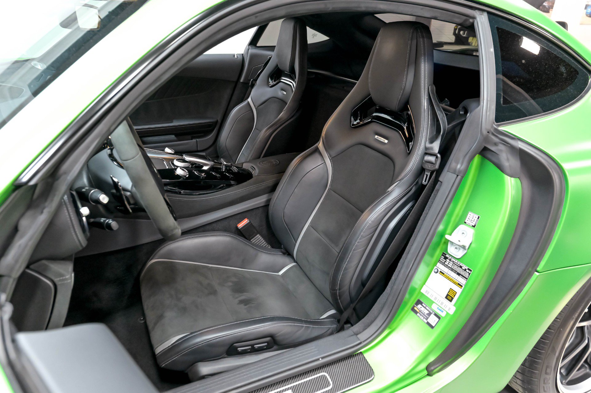Used 2018 Mercedes-Benz AMG GT R image 7